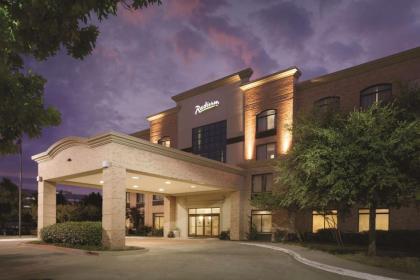 Radisson Dallas North-Addison - image 1