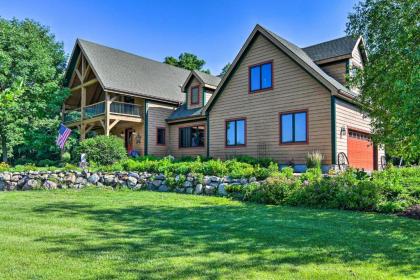 Luxe Countryside Lodge Steps to Raccoon River