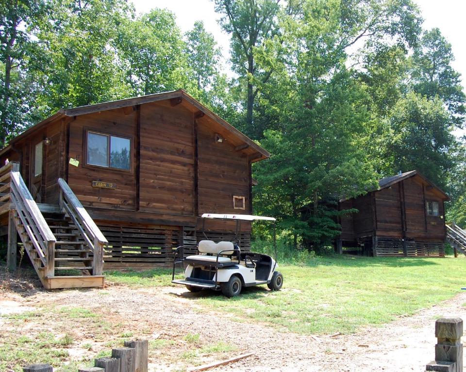 Forest Lake Camping Resort Cabin 18 - main image