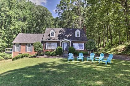 Family Home with Yard and Patio 1mi to Vineyards Virginia