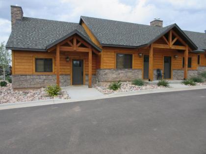 Townhomes on the Green - image 9