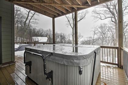 Lavish Wintergreen Home with Hot Tub by Skiing! - image 15