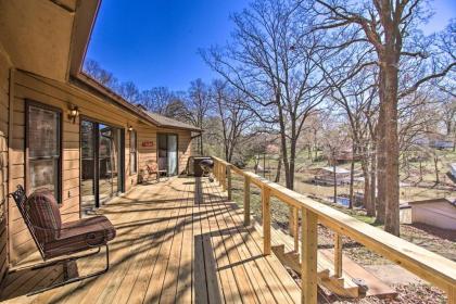 Updated Cottage with Private Dock and Lake Access - image 2