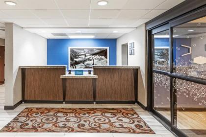 Hampton Inn Aiken - image 13