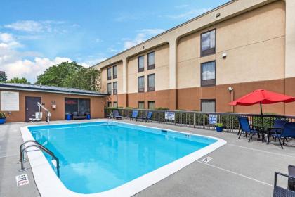 Hampton Inn Aiken - image 4