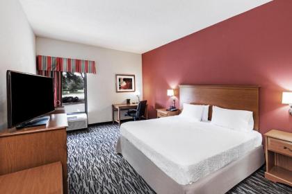 Hampton Inn Aiken - image 6