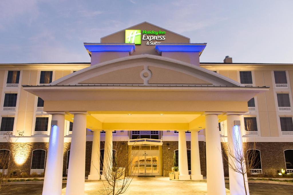 Holiday Inn Express & Suites Aiken an IHG Hotel - main image