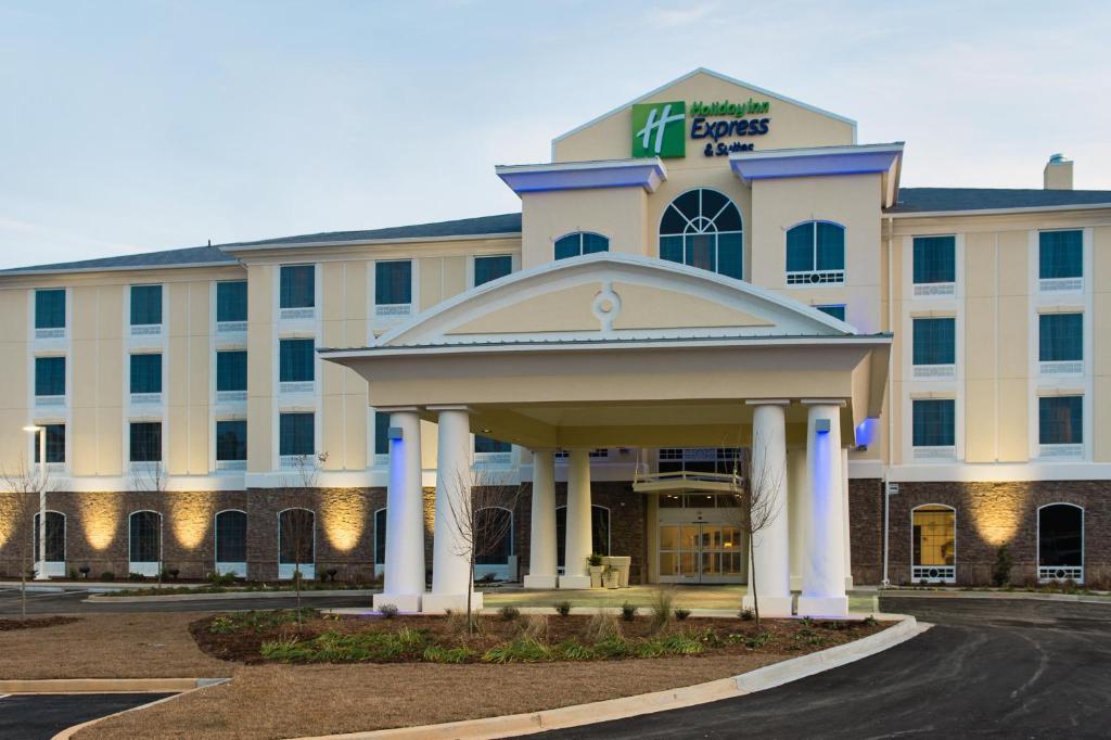 Holiday Inn Express & Suites Aiken an IHG Hotel - image 4