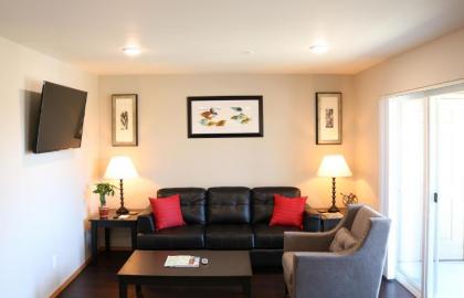 Autumn Leaf Furnished Apartments - image 6