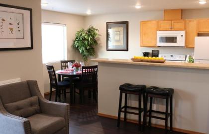 Autumn Leaf Furnished Apartments - image 7