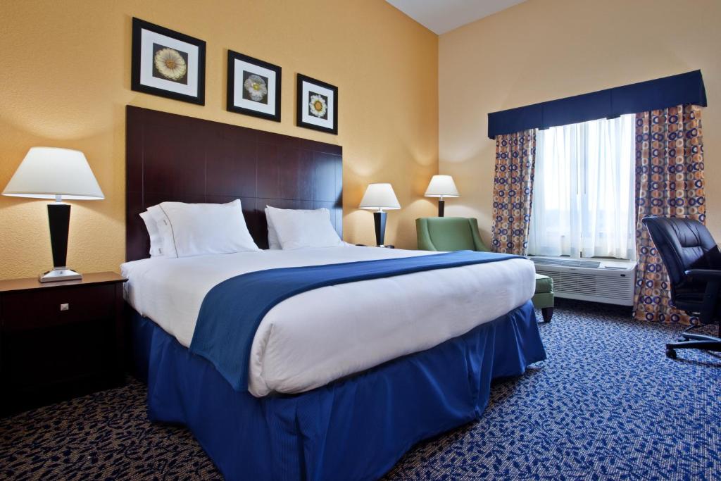 Holiday Inn Express Hotel and Suites Akron South-Airport Area an IHG Hotel - image 3