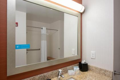 Hampton Inn Akron-South - image 10