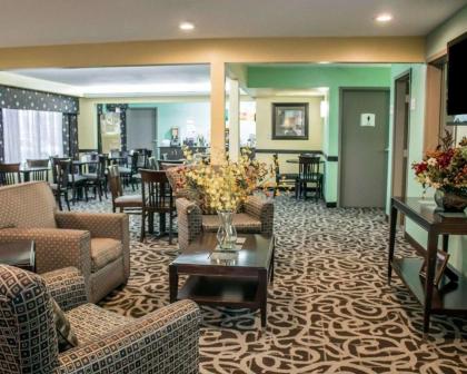 Copley Inn & Suites Copley - Akron - image 2