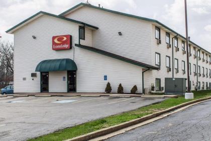 Econo Lodge Akron - image 13