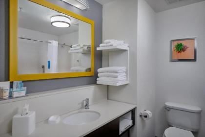 Hampton Inn Alamogordo - image 11