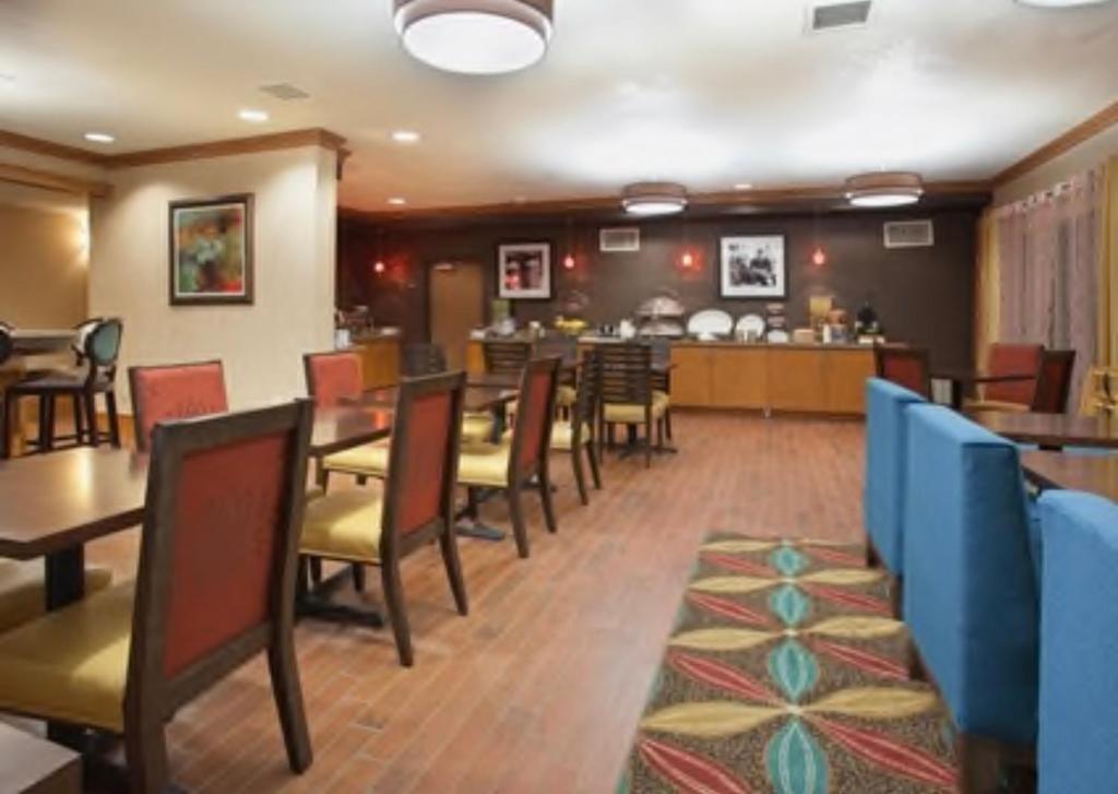 Hampton Inn Alamogordo - image 4