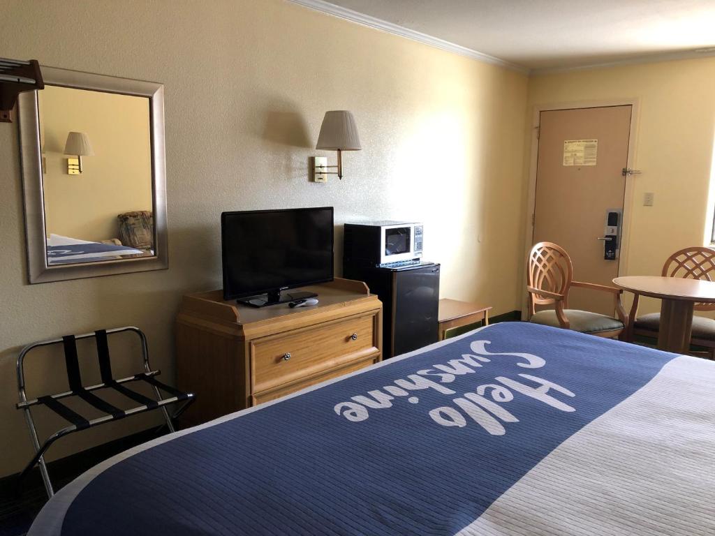 Days Inn by Wyndham Alamogordo - image 6