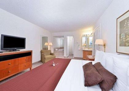 Rodeway Inn Alamosa - image 2