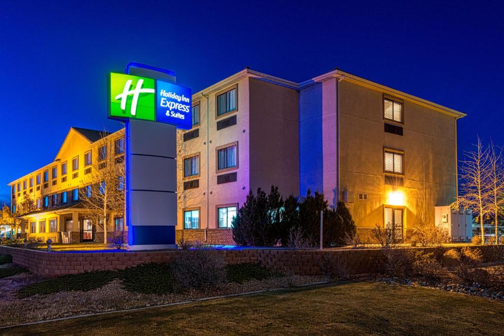 Holiday Inn Express Hotel & Suites Alamosa an IHG Hotel - main image