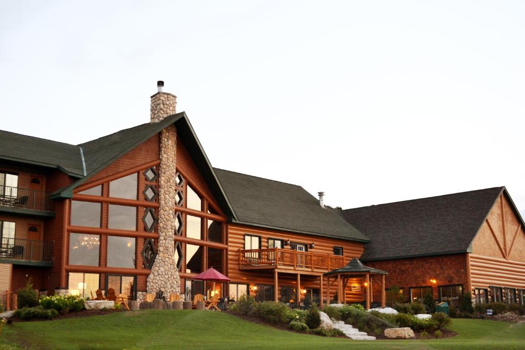 Crooked River Lodge - main image