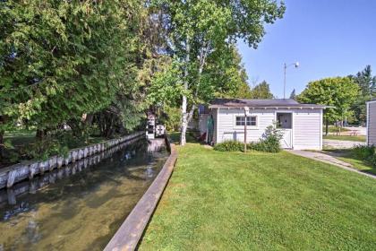 Charming Tiny Cottage with Boat Dock on Crooked Lake - image 14