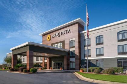 La Quinta Inn & Suites by Wyndham-Albany GA - image 12