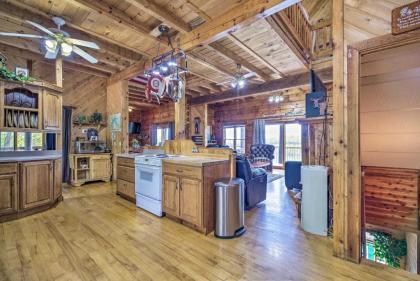 Spacious Cabin on Dale Hollow Lake with Hot Tub! - image 4