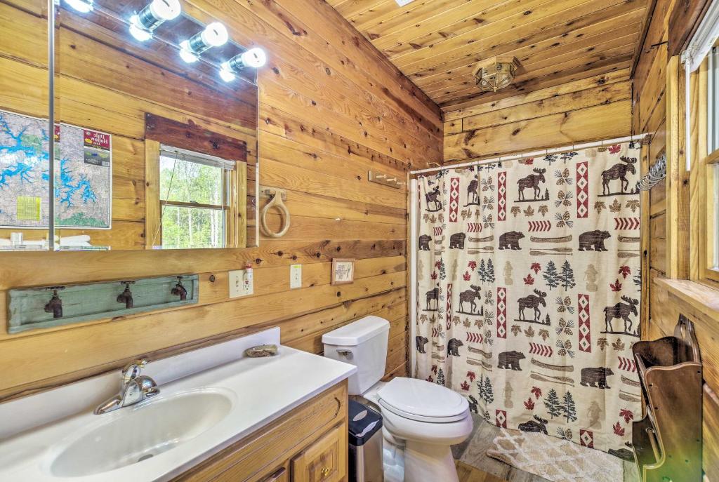 Spacious Cabin on Dale Hollow Lake with Hot Tub! - image 5