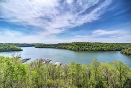 Spacious Cabin on Dale Hollow Lake with Hot Tub! - image 8