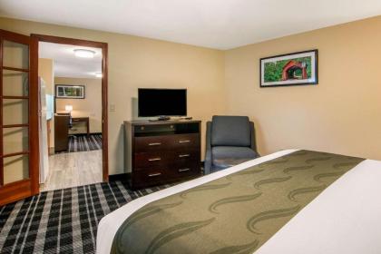 Quality Inn & Suites - image 14