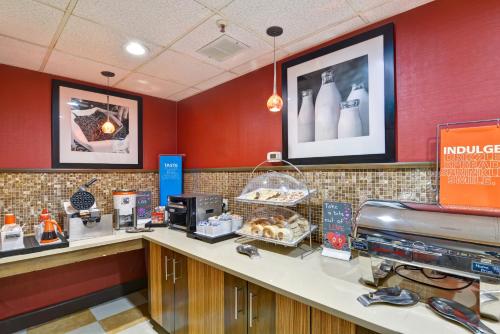 Hampton Inn Albany-Wolf Road - image 4