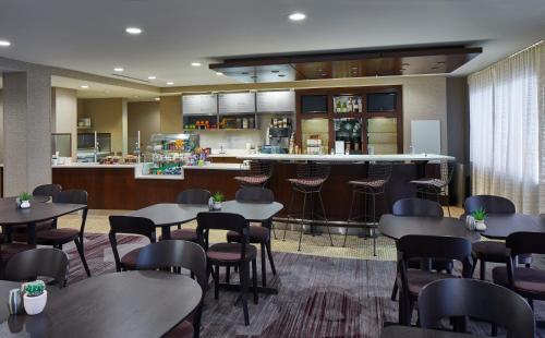 Courtyard by Marriott Albany Thruway - image 2