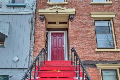 Albany Apartment Steps From The New York Capital - image 8