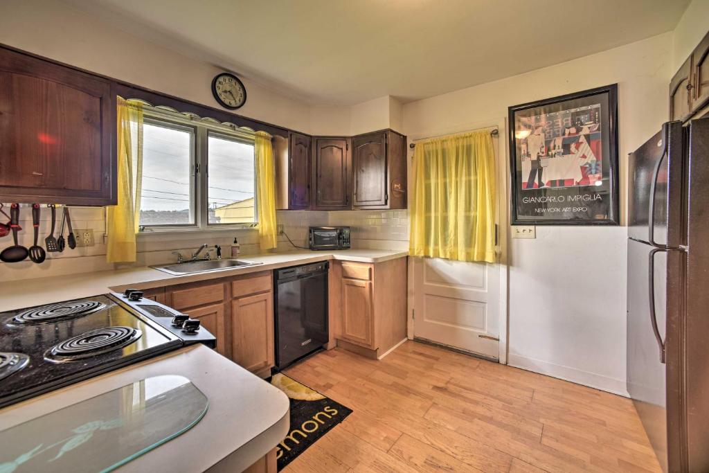 Pet-Friendly Home in Capital District Region! - image 5