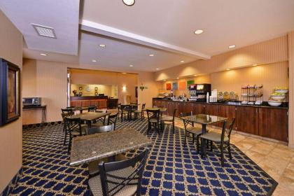 Comfort Inn Albert Lea - image 15