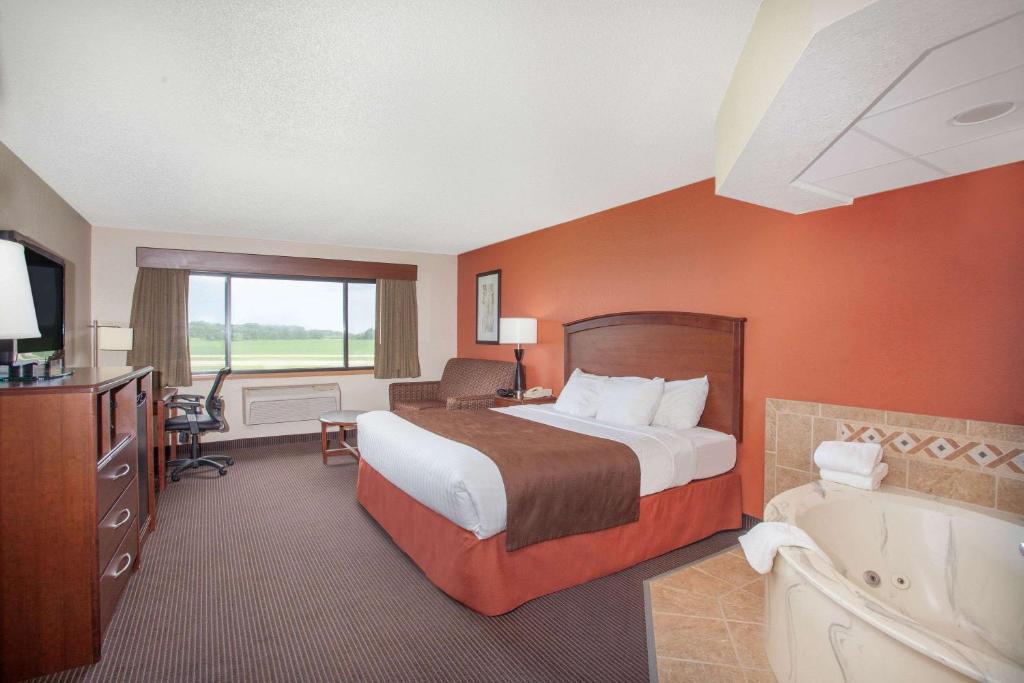 AmericInn by Wyndham Albert Lea - image 3