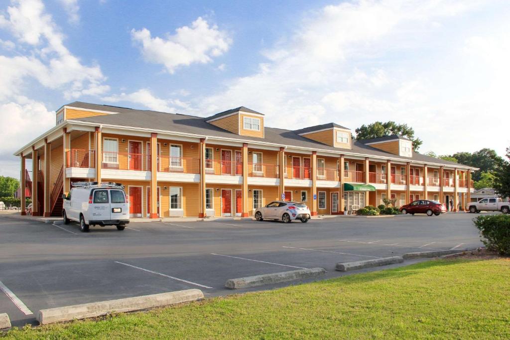 Quality Inn Albertville US 431 - main image