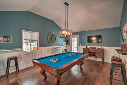 Pocono Mountains Retreat with Pool Table and Hot Tub! - image 12