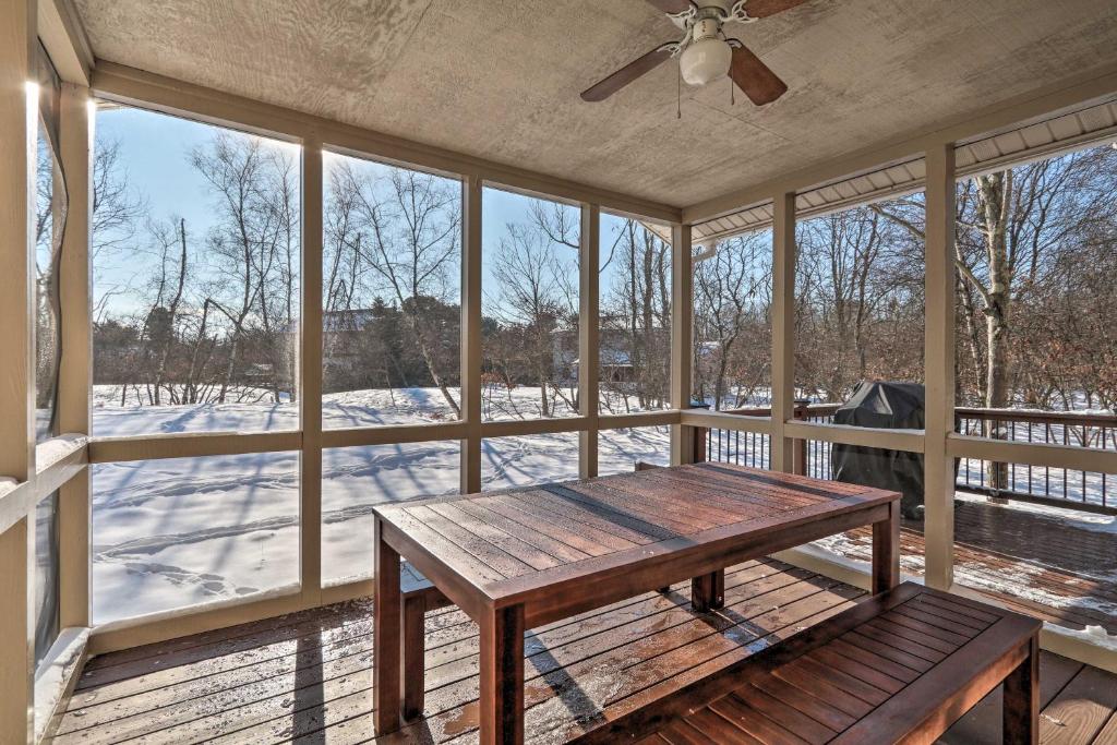 4-Season Home with Patio in Towamensing Trails! - image 2