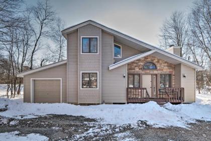 4-Season Home with Patio in Towamensing Trails! - image 3