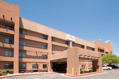 Hawthorn Suites by Wyndham Albuquerque - main image