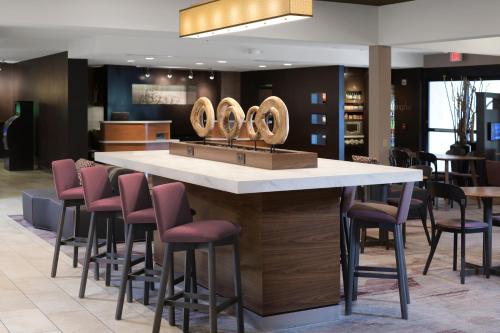 Courtyard by Marriott Albuquerque Airport - image 5