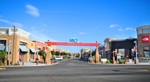 Marriott Albuquerque - image 2