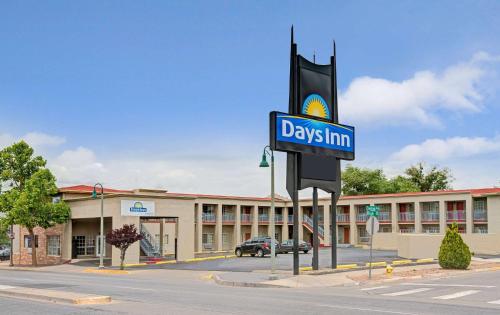 Days Inn by Wyndham Albuquerque Downtown - image 3