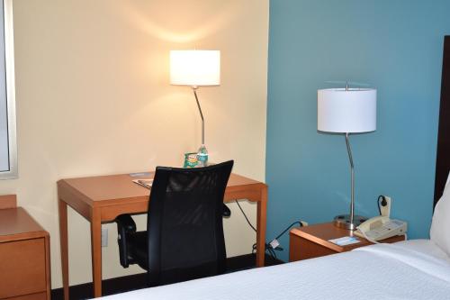 Fairfield Inn & Suites by Marriott Albuquerque Airport - image 2