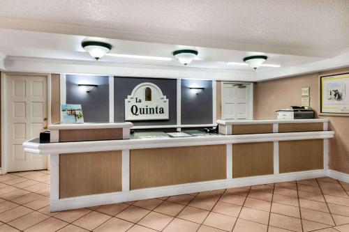 La Quinta Inn by Wyndham Albuquerque Northeast - image 4