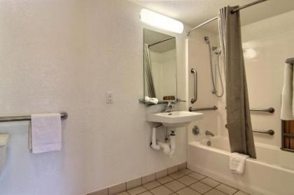 Motel 6-Albuquerque NM - Coors Road - image 5