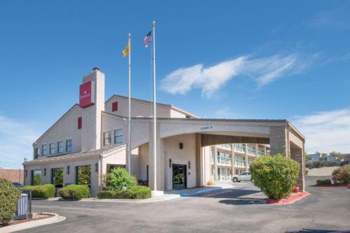 Ramada by Wyndham Albuquerque Airport - main image