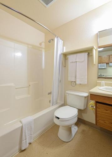 WoodSpring Suites Albuquerque - image 3