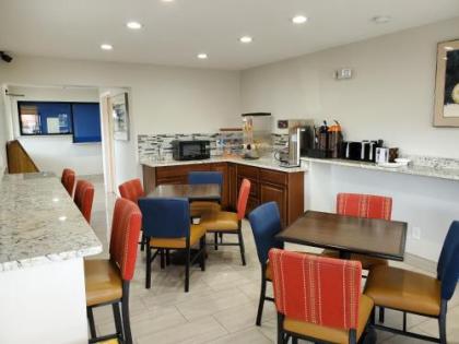 Travelodge by Wyndham Albuquerque West - image 2